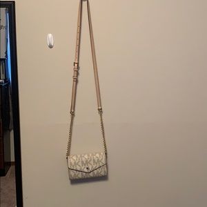 Crossbody handbag